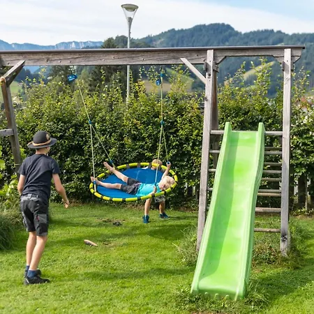 Hartlhof Urlaub Am Baby- Und Kinderbauernhof Нидерау