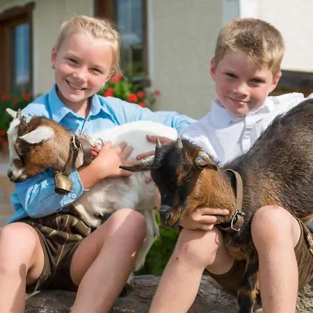 Hartlhof Urlaub Am Baby- Und Kinderbauernhof *